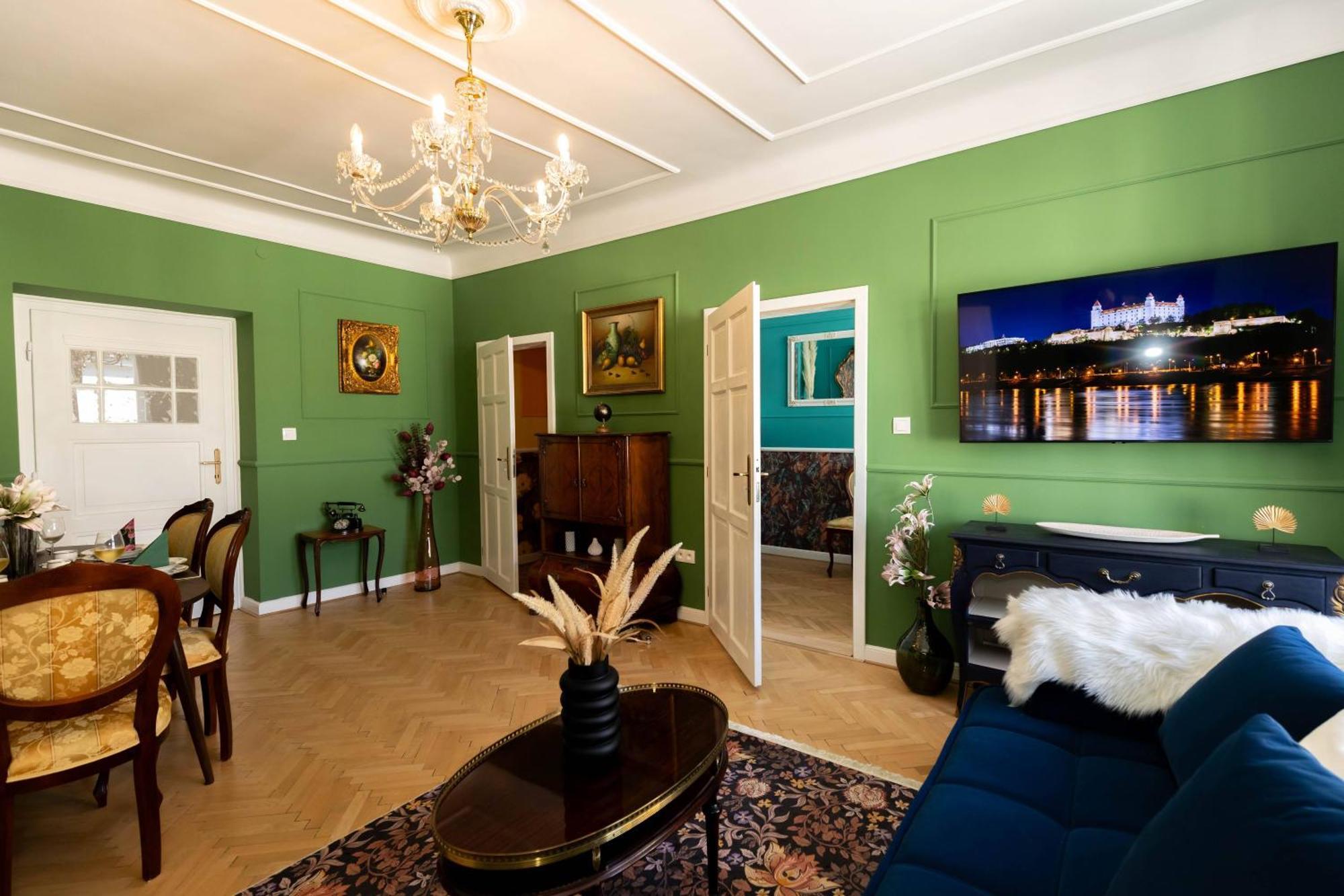 New, Stylish And Spacious Apartment Братислава Екстер'єр фото