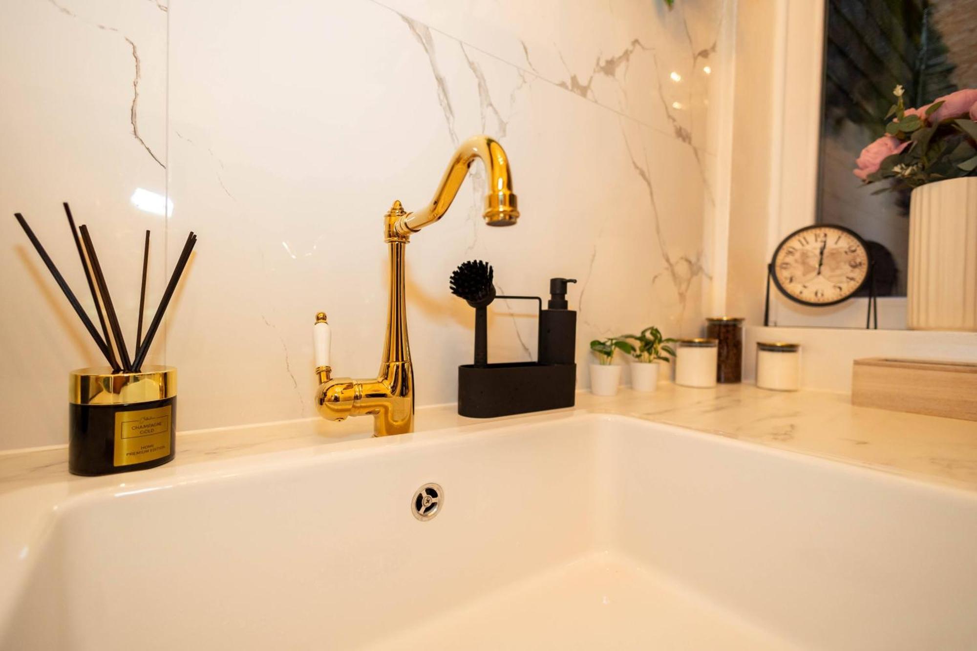 New, Stylish And Spacious Apartment Братислава Екстер'єр фото