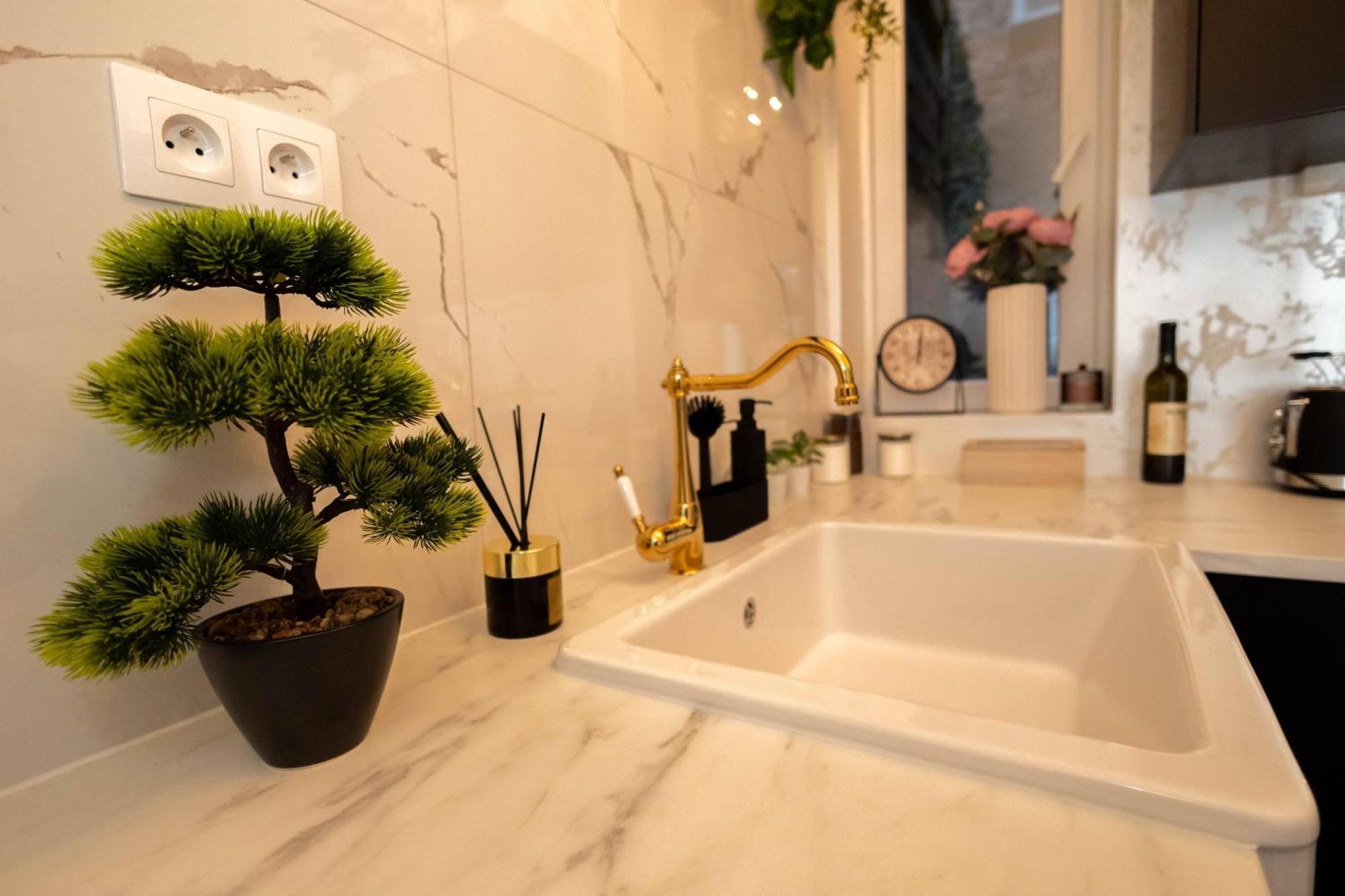 New, Stylish And Spacious Apartment Братислава Екстер'єр фото