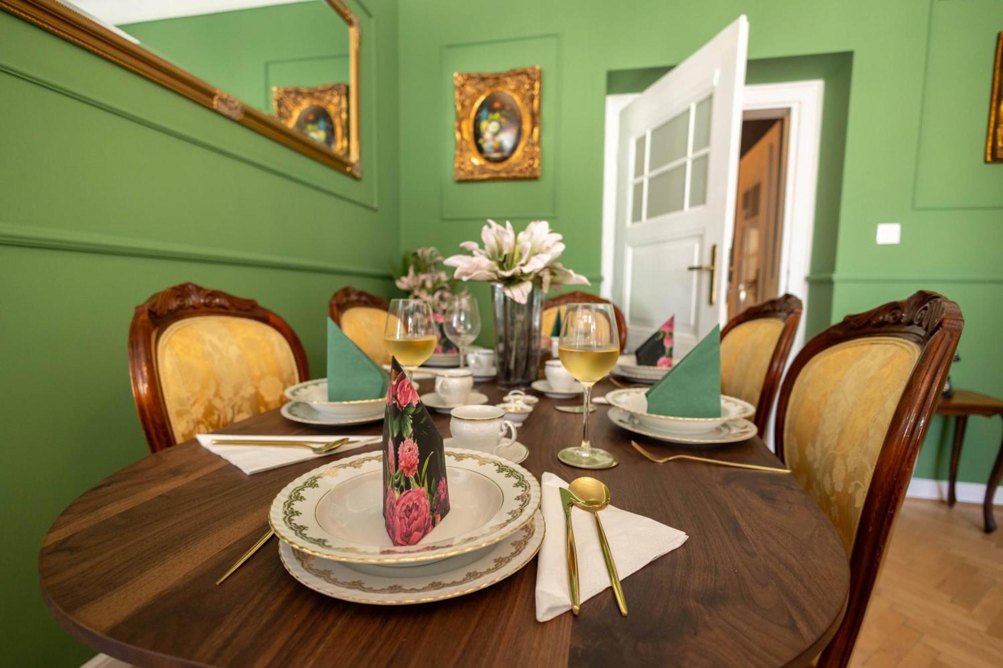 New, Stylish And Spacious Apartment Братислава Екстер'єр фото