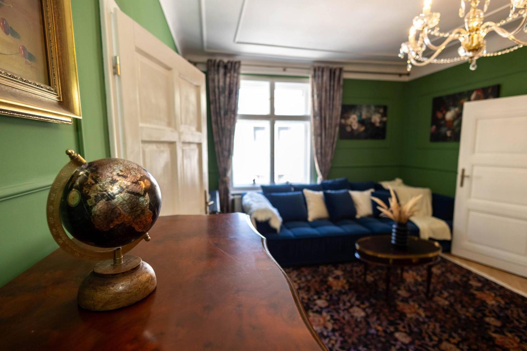New, Stylish And Spacious Apartment Братислава Екстер'єр фото